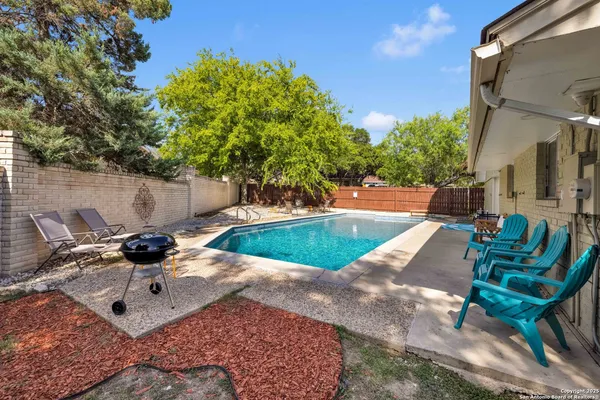 a view of outdoor space yard deck and patio