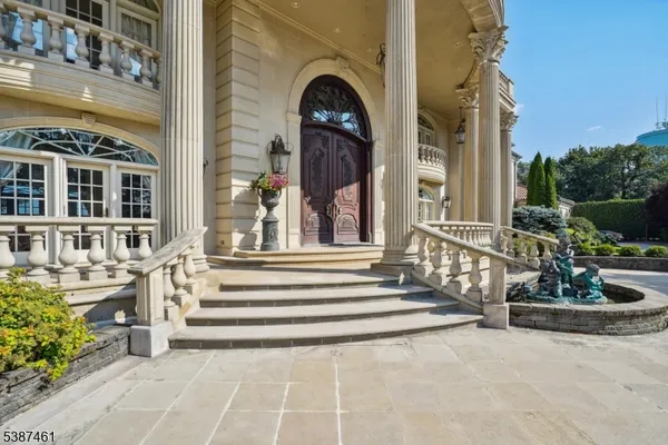 a view of entryway
