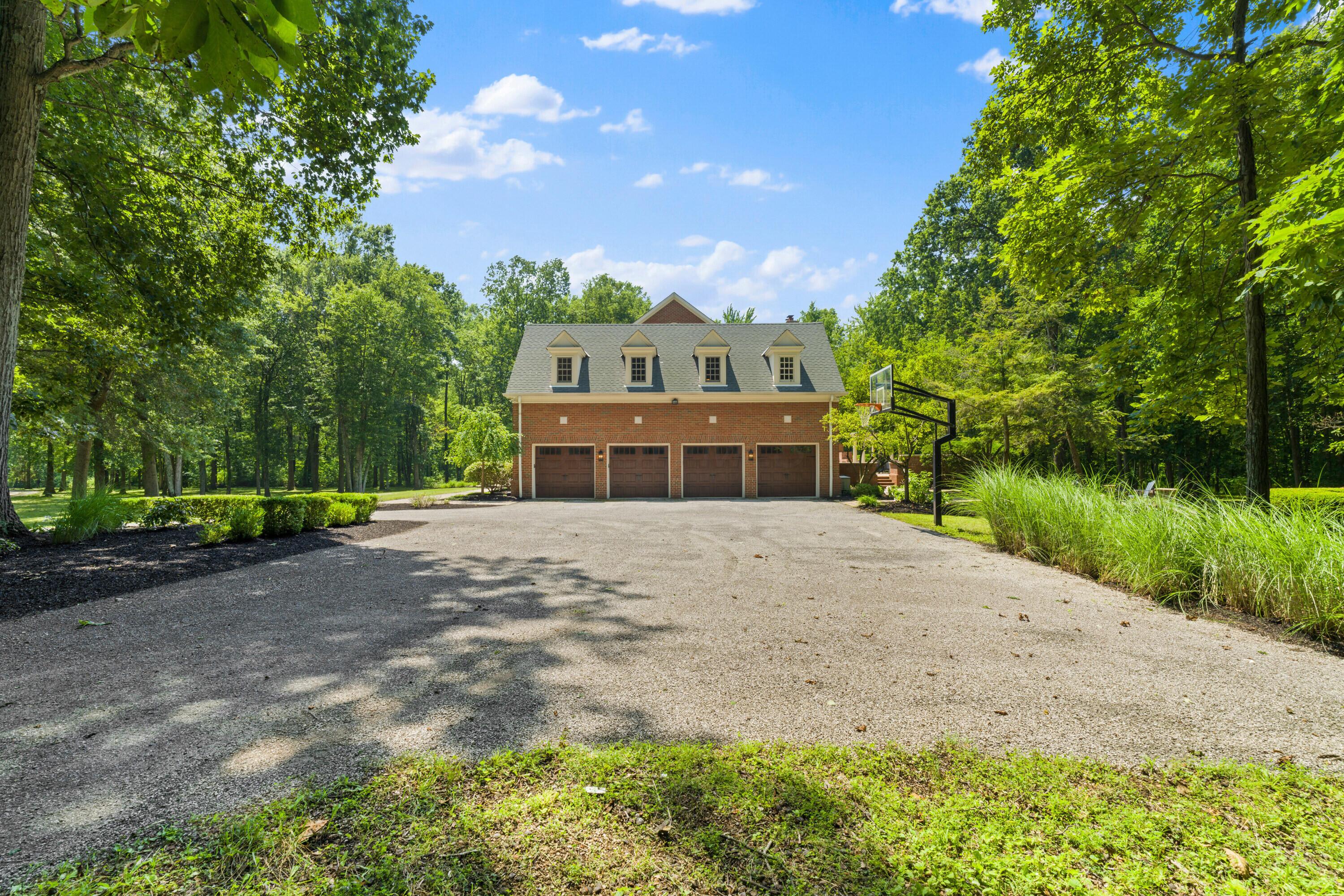 5455 Plantation Road Sunbury, OH 43074 - Photo 106 of 176 Driveway