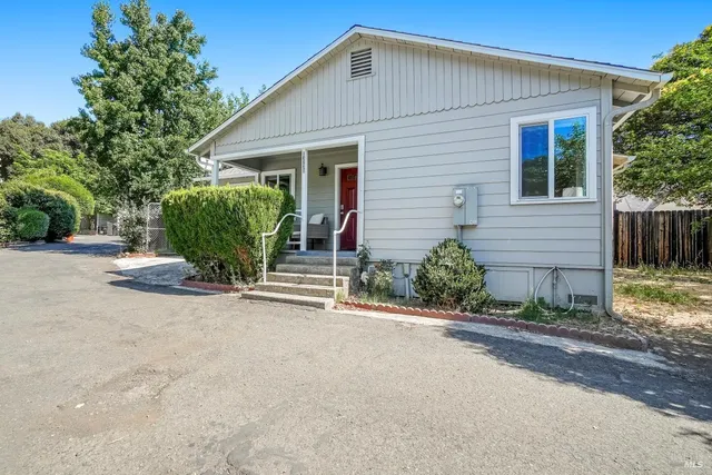 $1,500,000 | 13240 Highway 101, Hopland, CA 95449