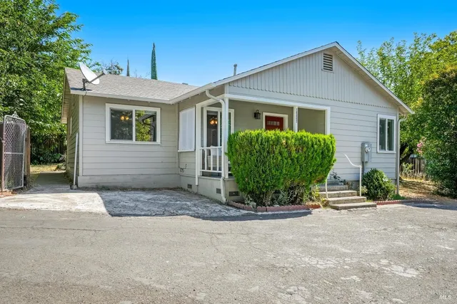 $1,500,000 | 13240 Highway 101, Hopland, CA 95449