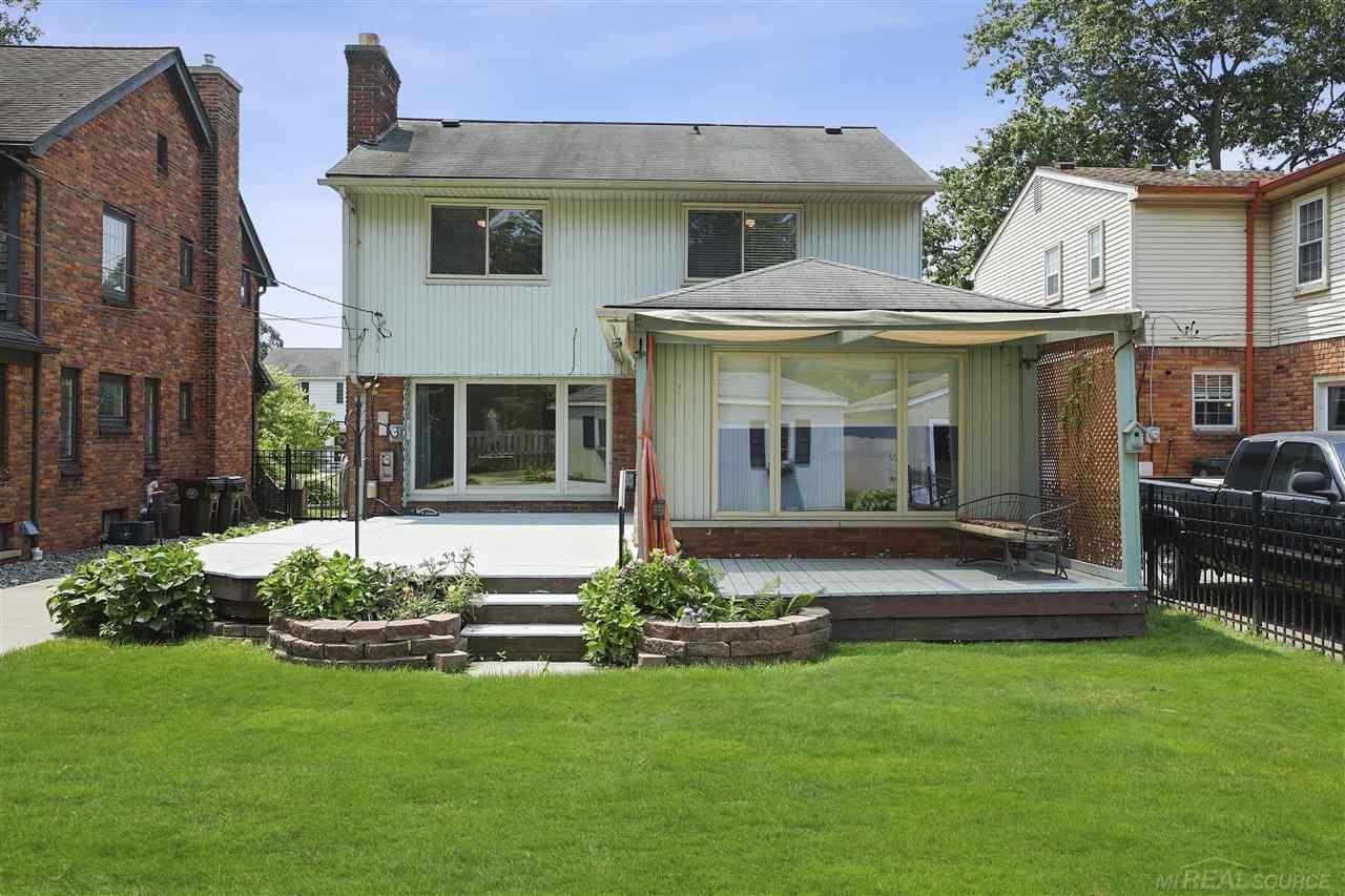 1622 Prestwick Road Grosse Pointe Woods, MI 48236 - Photo 34 of 39