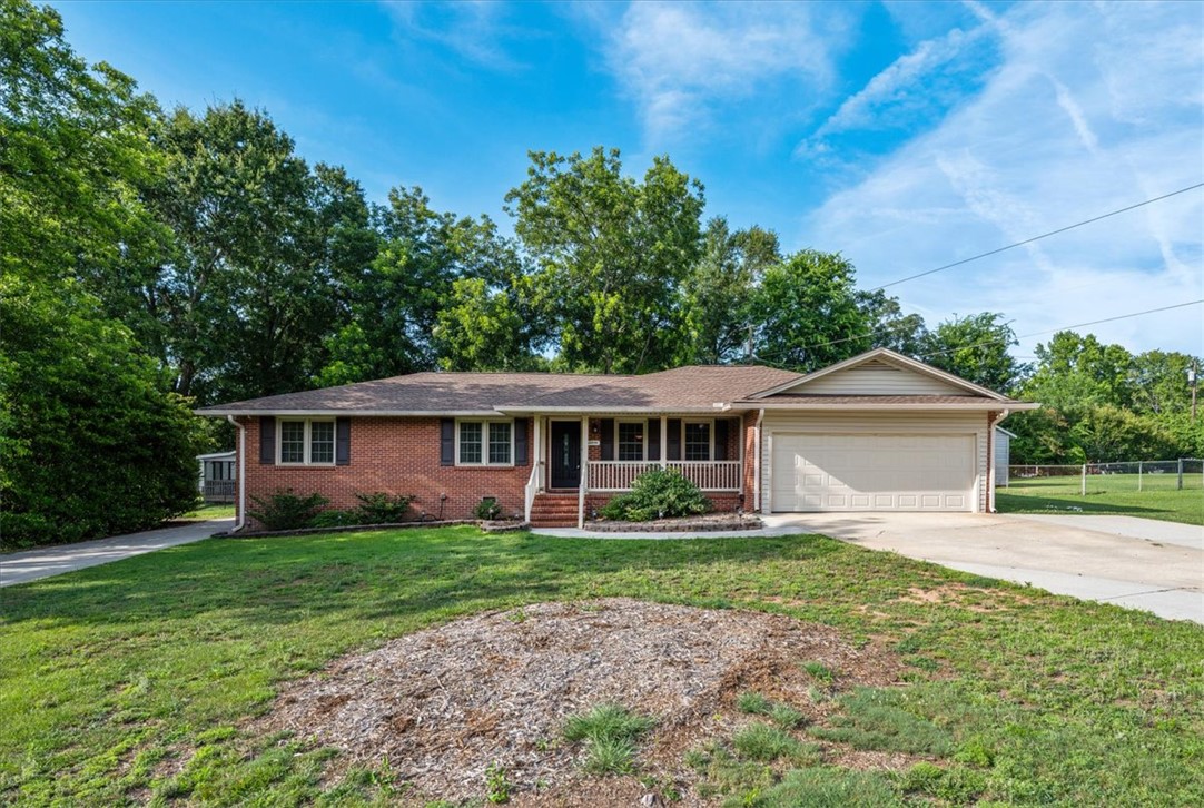 204 Maria Drive Anderson, SC 29625 - Photo 2 of 39