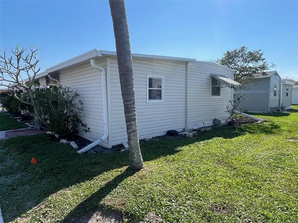 $74,900 | 11300 124th Avenue North, Unit 95, Largo, FL 33778