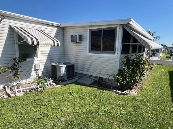 $74,900 | 11300 124th Avenue North, Unit 95, Largo, FL 33778