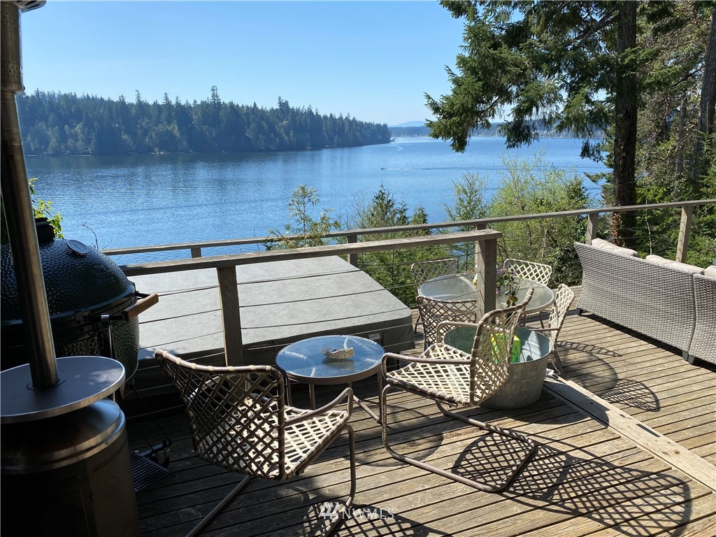 1290 East Island View Road Grapeview, WA 98546 - Photo 1 of 27 Gallery Image 1