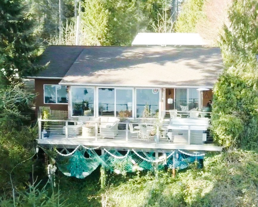 1290 East Island View Road Grapeview, WA 98546 - Photo 4 of 27 Gallery Image 4