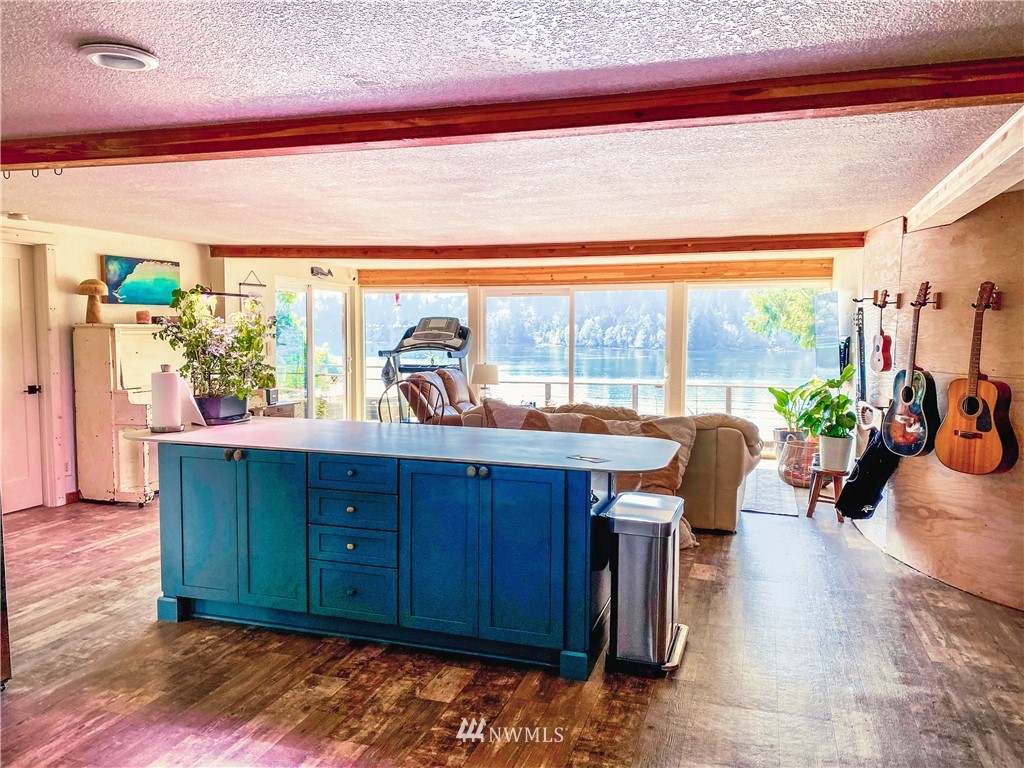 1290 East Island View Road Grapeview, WA 98546 - Photo 8 of 27 Gallery Image 8