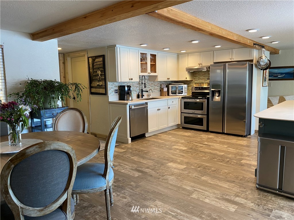 1290 East Island View Road Grapeview, WA 98546 - Photo 9 of 27 Gallery Image 9