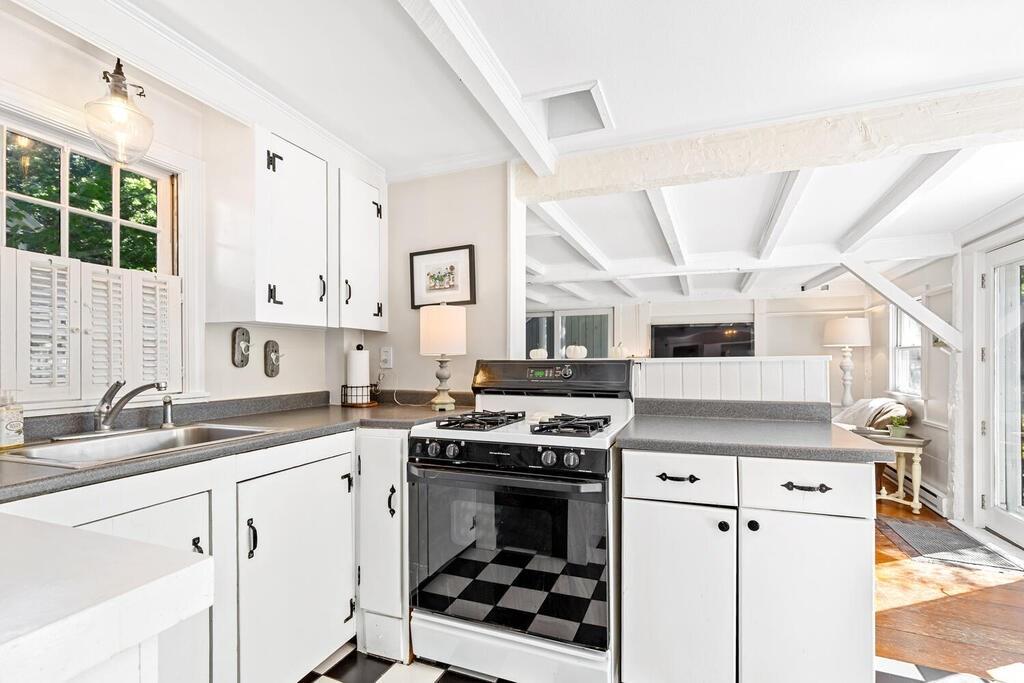 40 Concord Road Sudbury, MA 01776 - Photo 8 of 27 Gallery Image 8