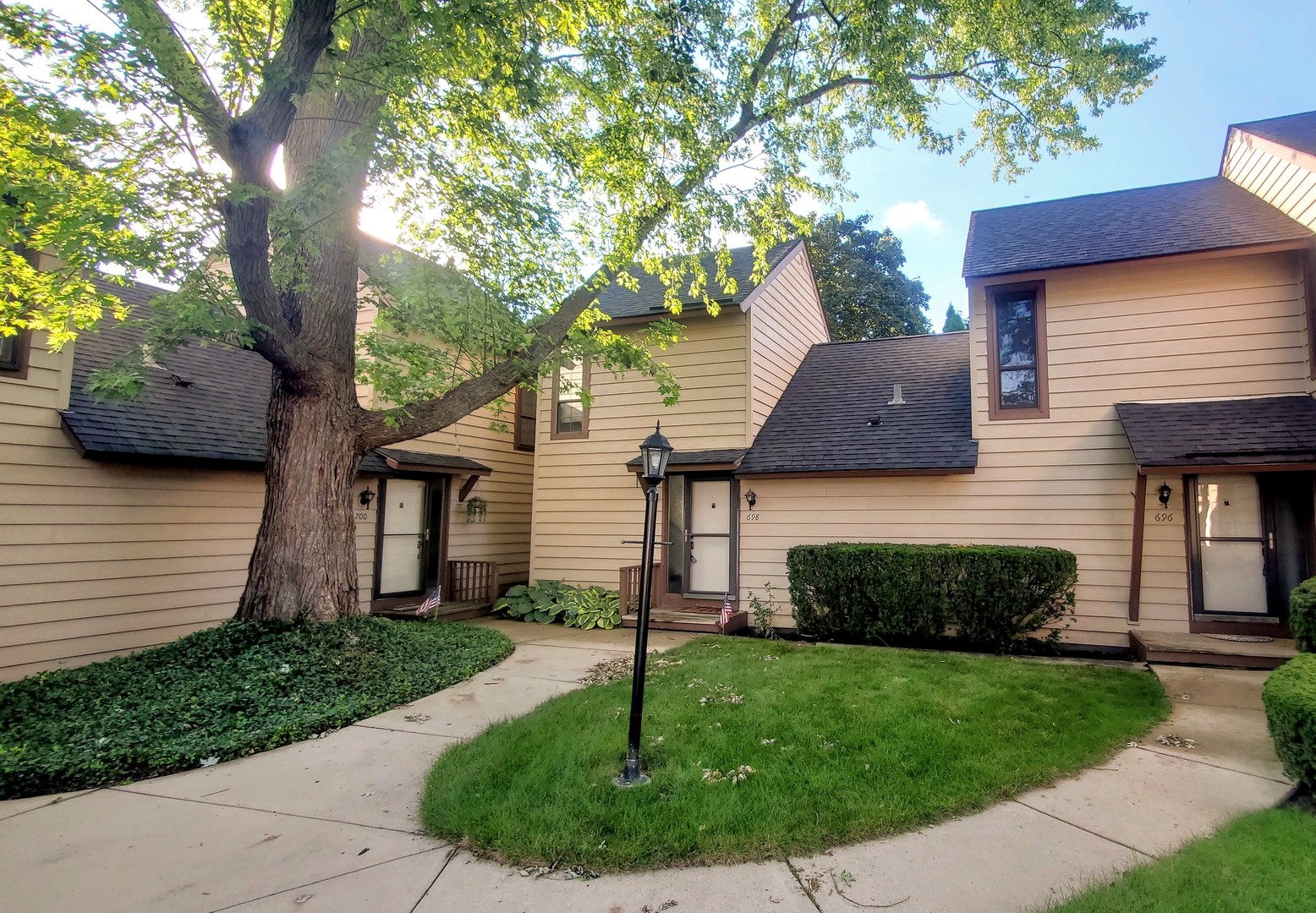 698 Chandler Road Gurnee, IL 60031 - Photo 1 of 22