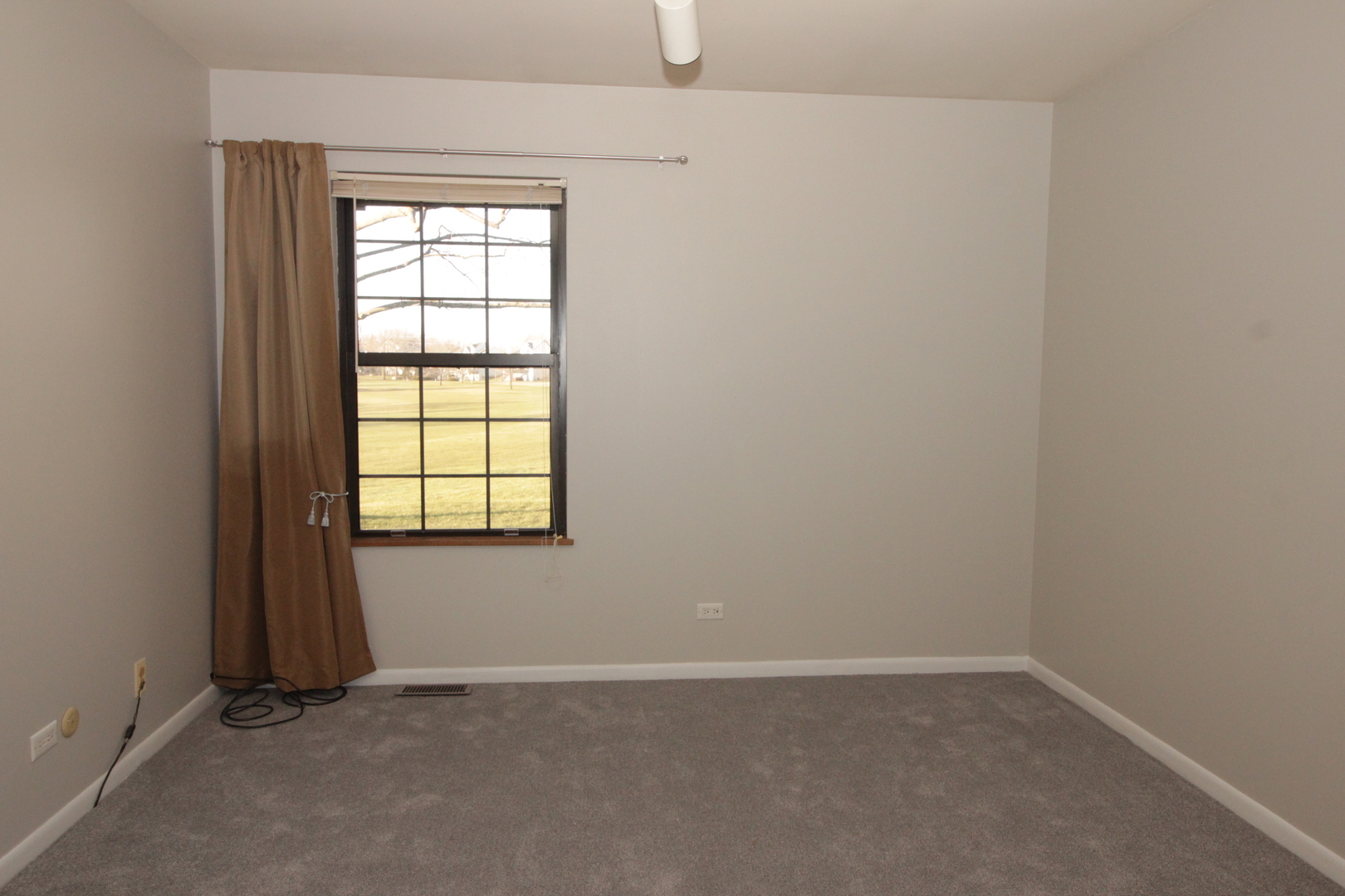698 Chandler Road Gurnee, IL 60031 - Photo 11 of 22