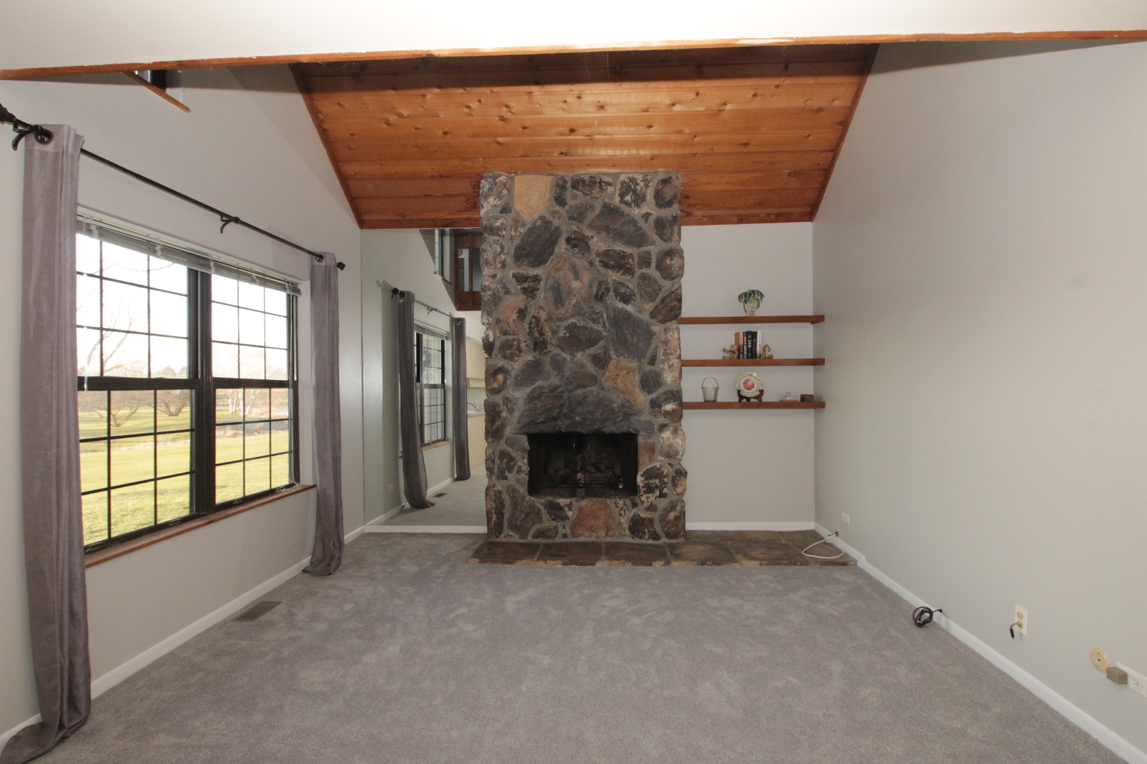 698 Chandler Road Gurnee, IL 60031 - Photo 3 of 22