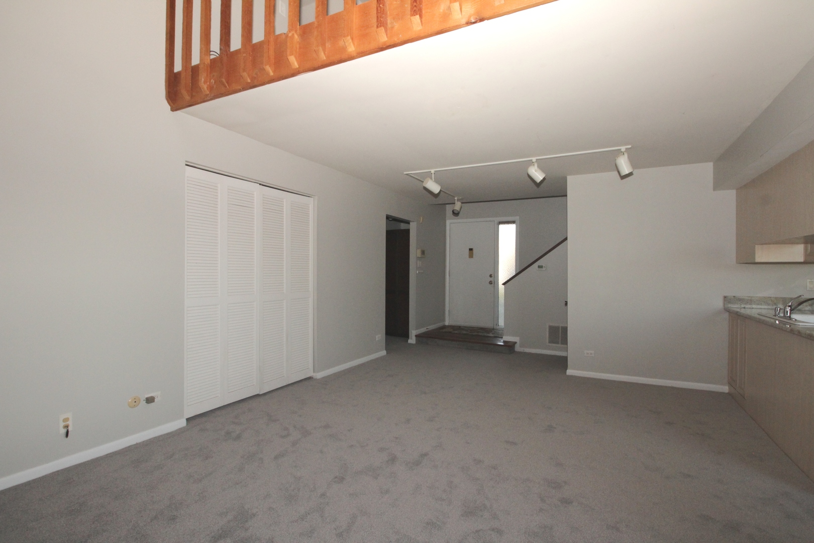 698 Chandler Road Gurnee, IL 60031 - Photo 8 of 22