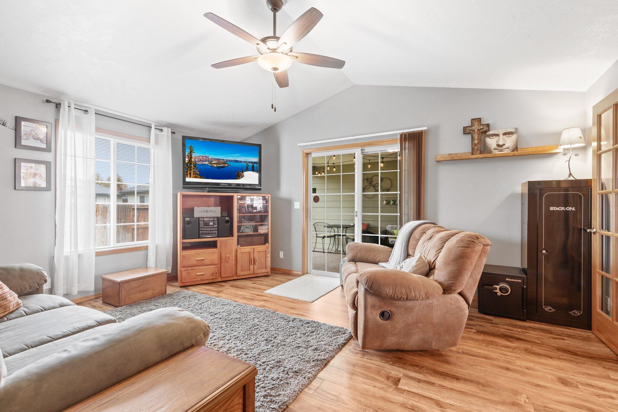 776 Mallory Court Central Point, OR 97502 - Photo 8 of 28 18-web-or-mls-WCIL0094