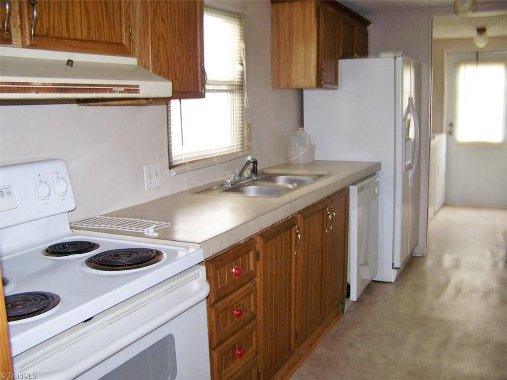 114 Cedar Ridge Road Mount Airy, NC 27030 - Photo 7 of 16 Gallery Image 7