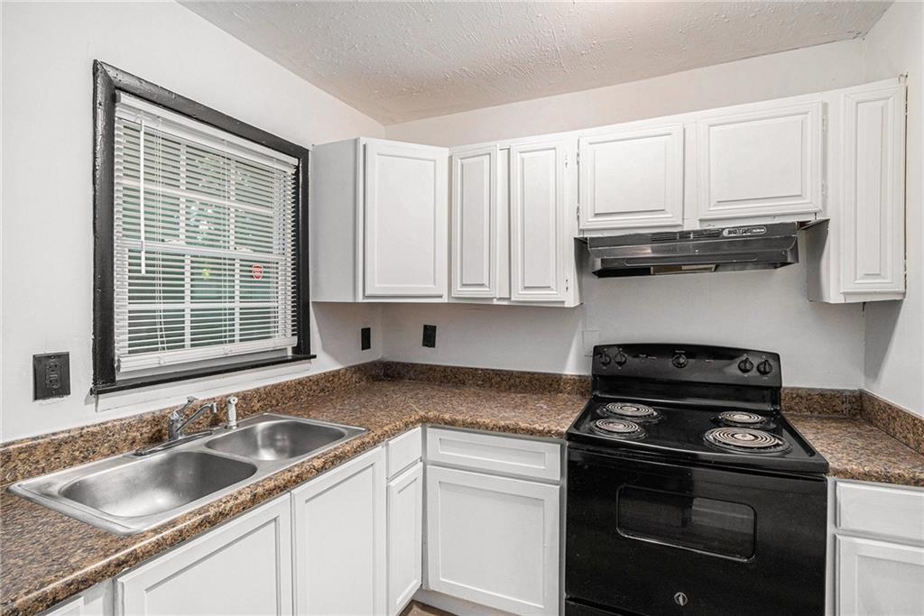 836 Bolton Road Northwest Atlanta, GA 30331 - Photo 7 of 23