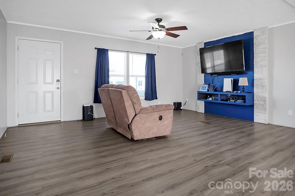101 Park Lane Grover, NC 28073 - Photo 5 of 28 a living room with furniture and a flat screen tv