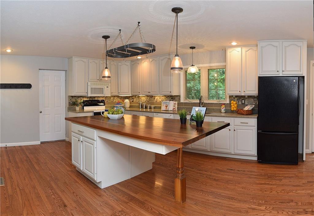 6398 Clydes Road Indianapolis, IN 46268 - Photo 18 of 40 Gallery Image 18