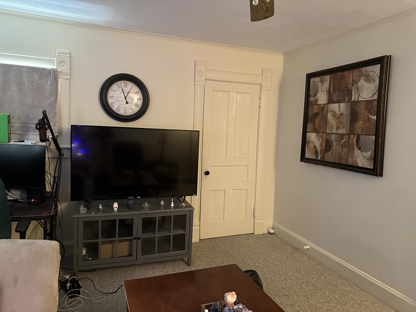109 East Morris Street Morrison, IL 61270 - Photo 11 of 14 a room with furniture and a flat screen tv