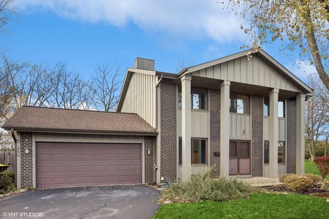 $500,000 | 366 Ventura Club Drive, Roselle, IL 60172
