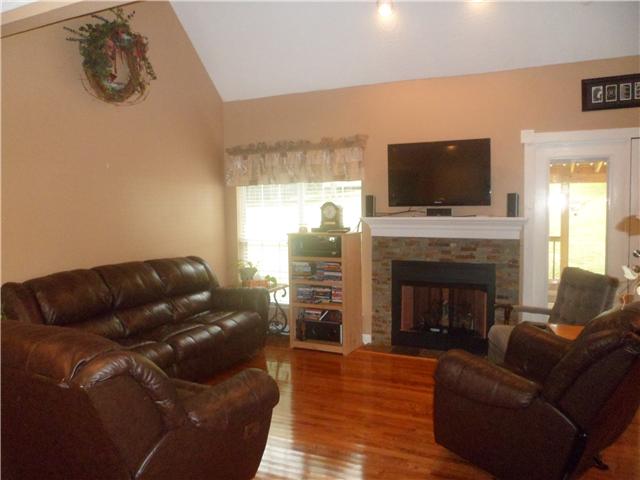 1084 Bakers Work Road Burns, TN 37029 - Photo 8 of 15 Gallery Image 8