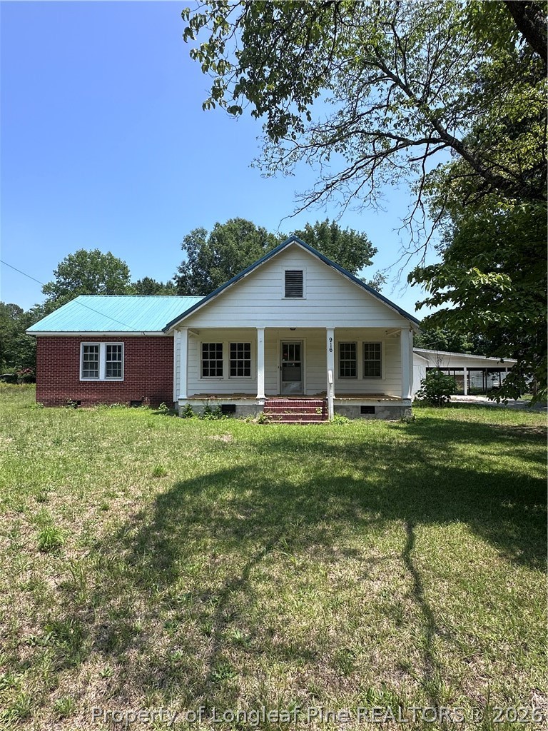 916 Aberdeen Road Laurinburg, NC 28352 - Photo 1 of 37