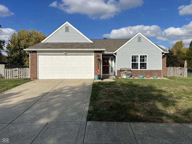 $299,900 | 8134 Cardinal Street, Avon, IN 46123