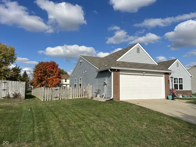 $299,900 | 8134 Cardinal Street, Avon, IN 46123