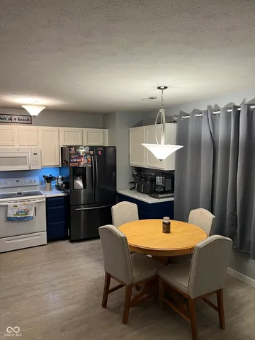 $299,900 | 8134 Cardinal Street, Avon, IN 46123