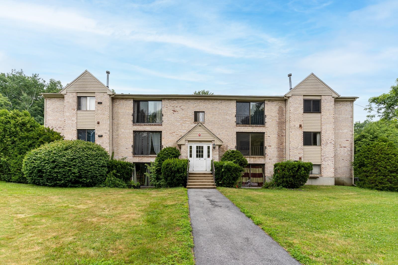 3 Brookside Drive, Unit 5 Exeter, NH 03833 - Photo 16 of 20 Gallery Image 16