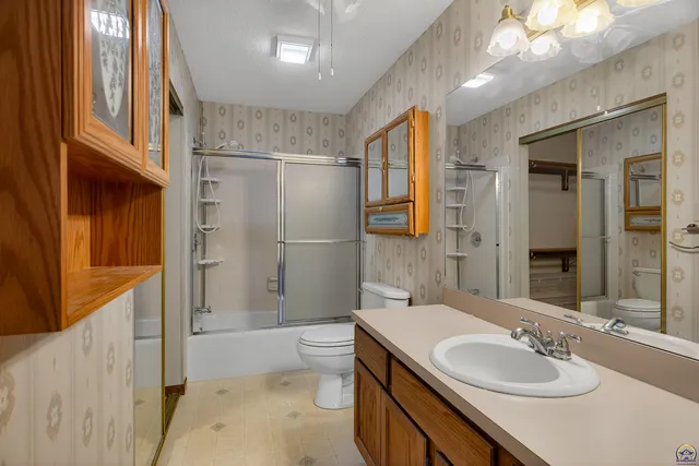 $216,900 | 5650 Southwest Barrington Court North, Unit A), Topeka, KS 66614