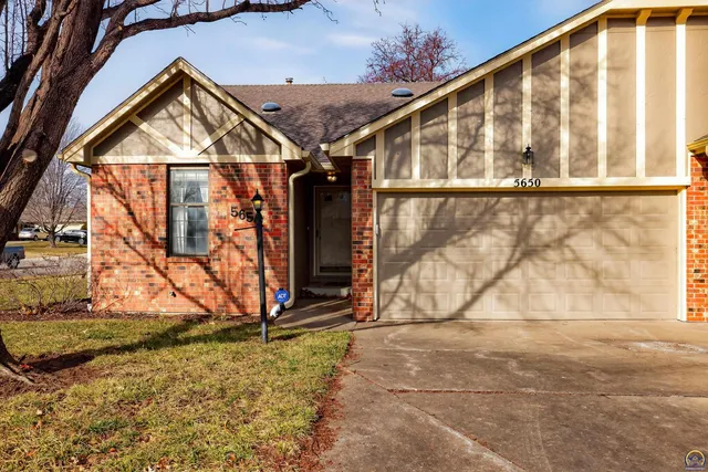$216,900 | 5650 Southwest Barrington Court North, Unit A), Topeka, KS 66614