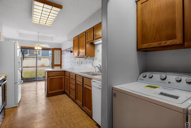 $216,900 | 5650 Southwest Barrington Court North, Unit A), Topeka, KS 66614