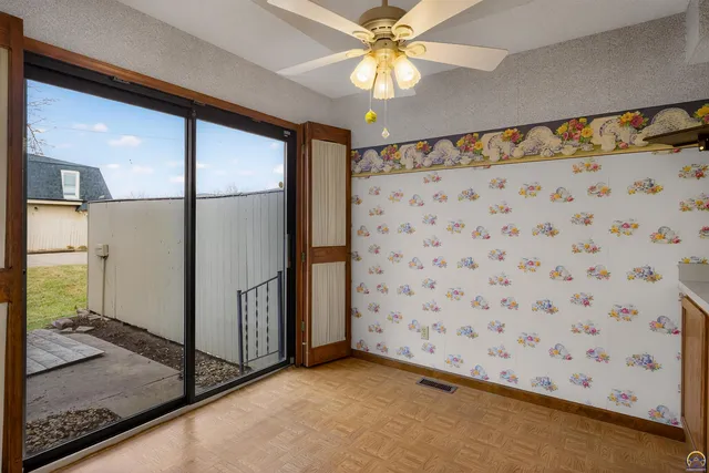 $216,900 | 5650 Southwest Barrington Court North, Unit A), Topeka, KS 66614