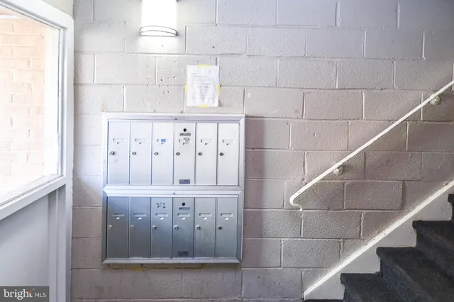 a view of entryway with a window