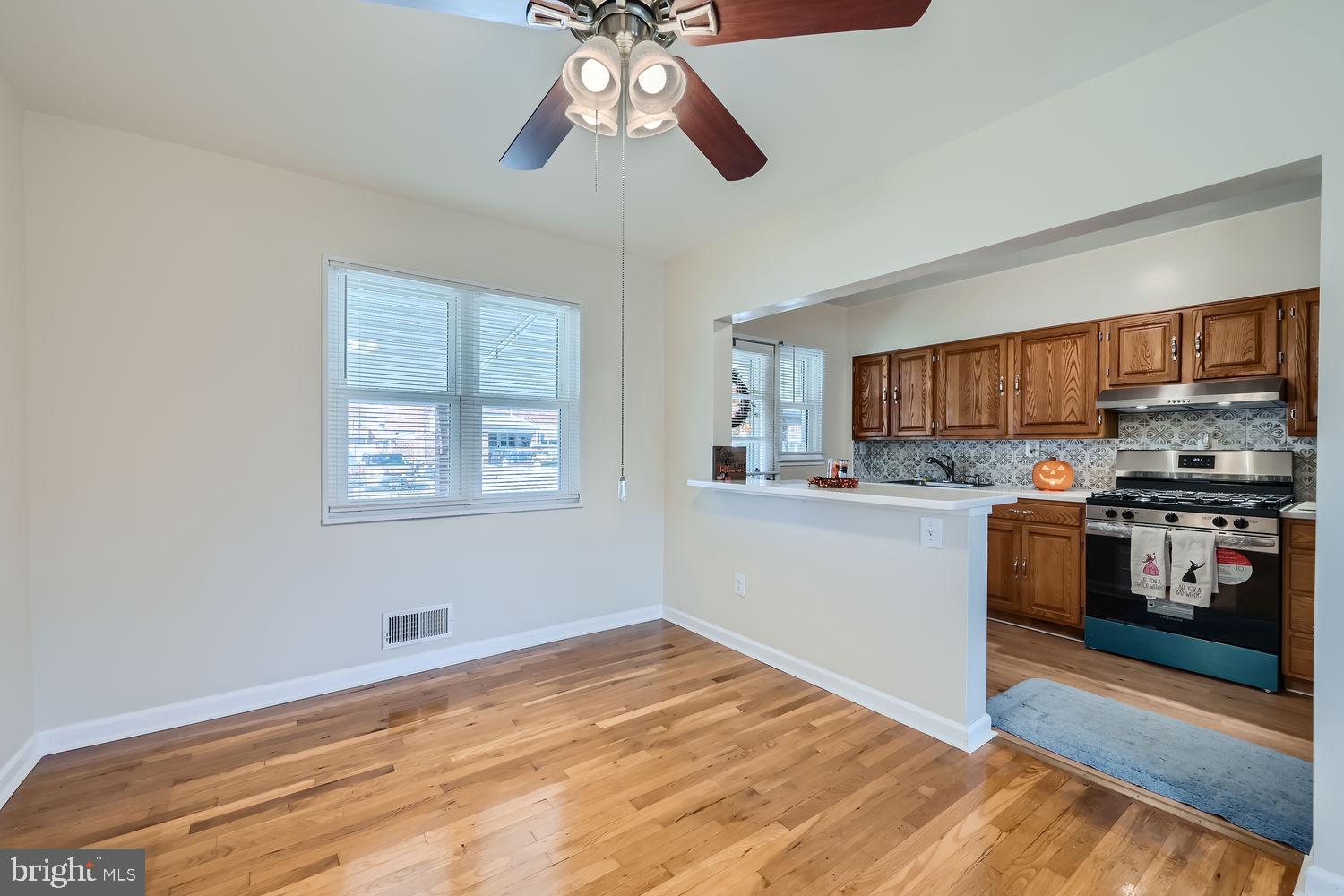7832 Charlesmont Road Dundalk, MD 21222 - Photo 7 of 33 Dining room