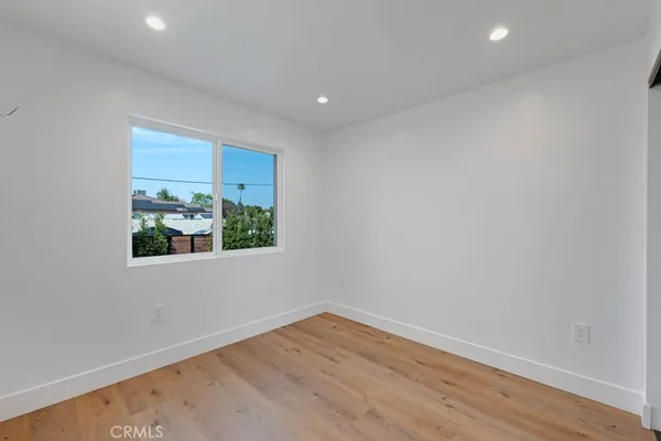$2,350 | 18238 Hartland Street, Reseda, CA 91335