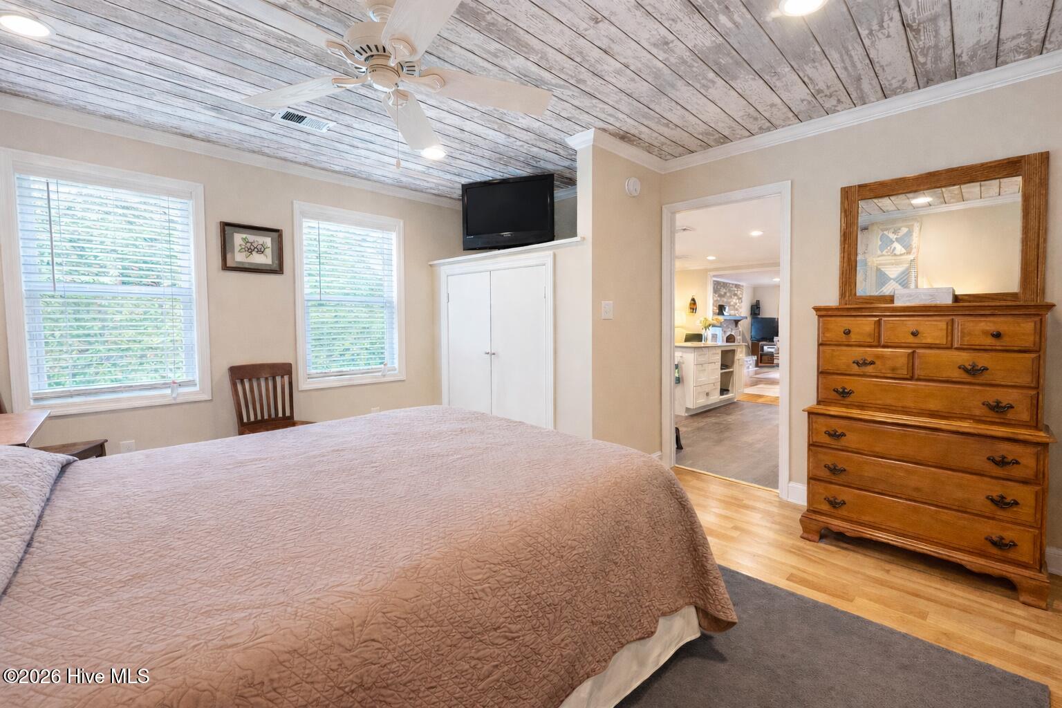 2908 Canal Cove Road Lake Waccamaw, NC 28450 - Photo 14 of 25 2908 Canal Cove - Master Bedroom (2)