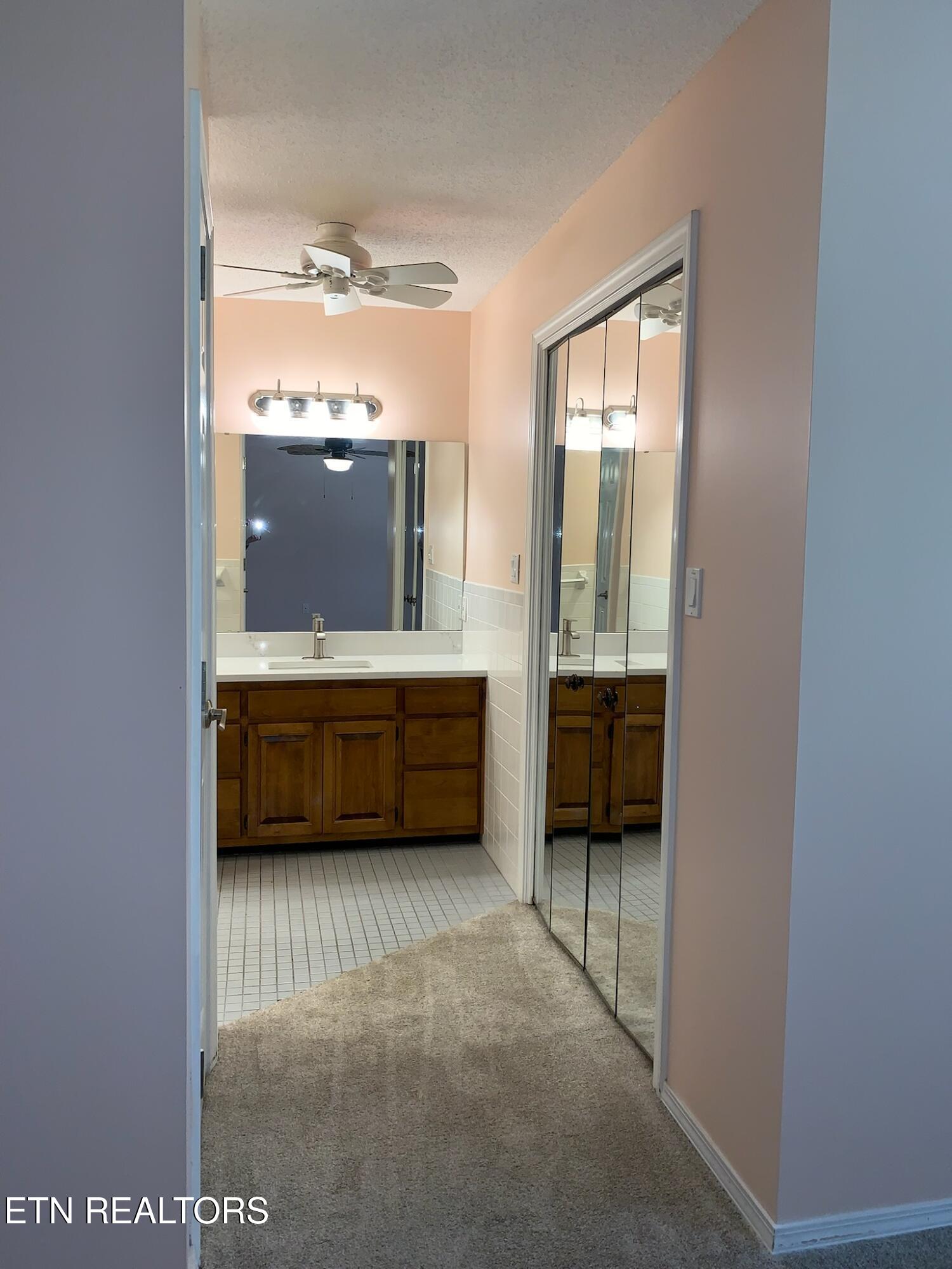 212 Tooweka Lane Loudon, TN 37774 - Photo 37 of 52 master bath