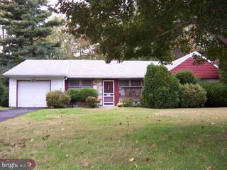 688 Pembroke Road Rydal, PA 19046 - Photo 1 of 5