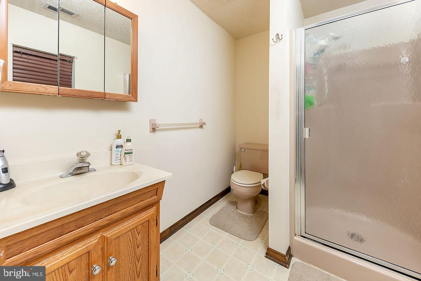 87 Winfield Road Sicklerville, NJ 08081 - Photo 22 of 26 Lower Level Full Bathroom
