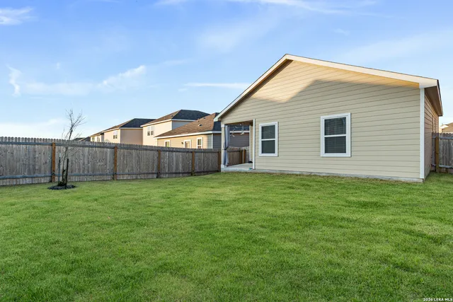 $1,600 | 5234 Winding Streme, St. Hedwig, TX 78152