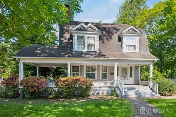 $975,000 | 261 Beechwood Avenue, Middlesex, NJ 08846