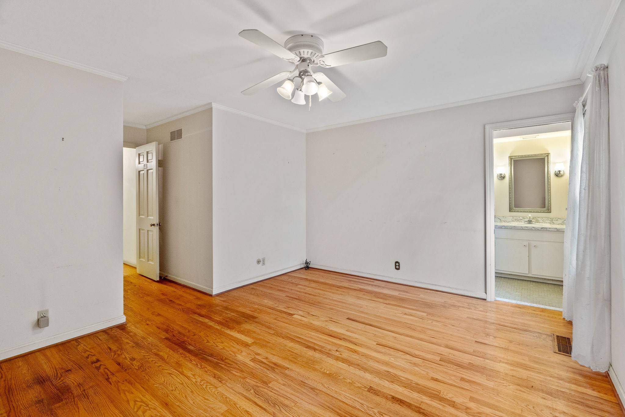 9040 Wickham Road Indianapolis, IN 46260 - Photo 16 of 47 Gallery Image 16