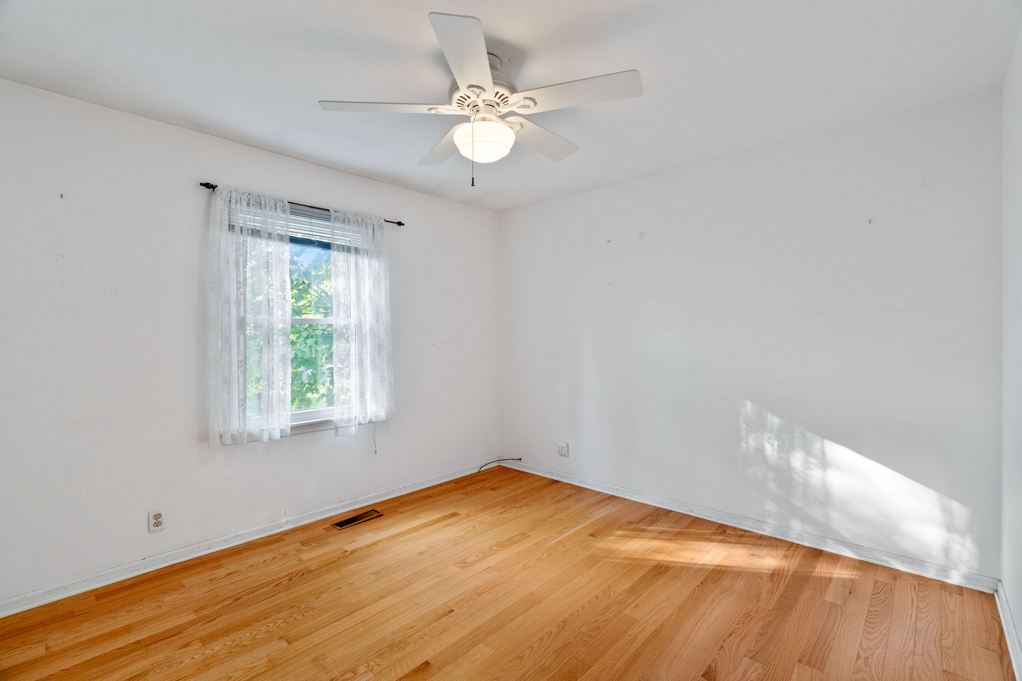 9040 Wickham Road Indianapolis, IN 46260 - Photo 26 of 47 Gallery Image 26