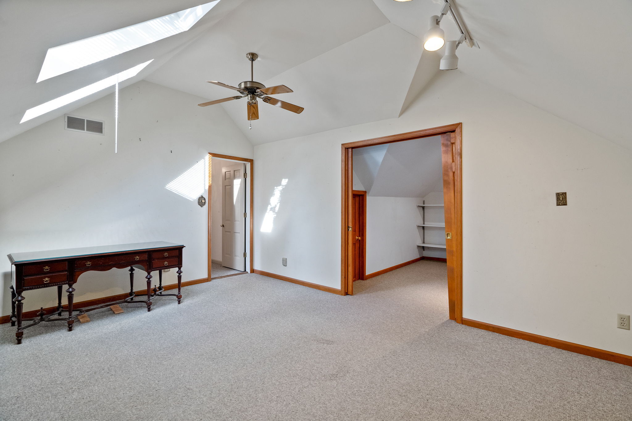 9040 Wickham Road Indianapolis, IN 46260 - Photo 31 of 47 Gallery Image 31
