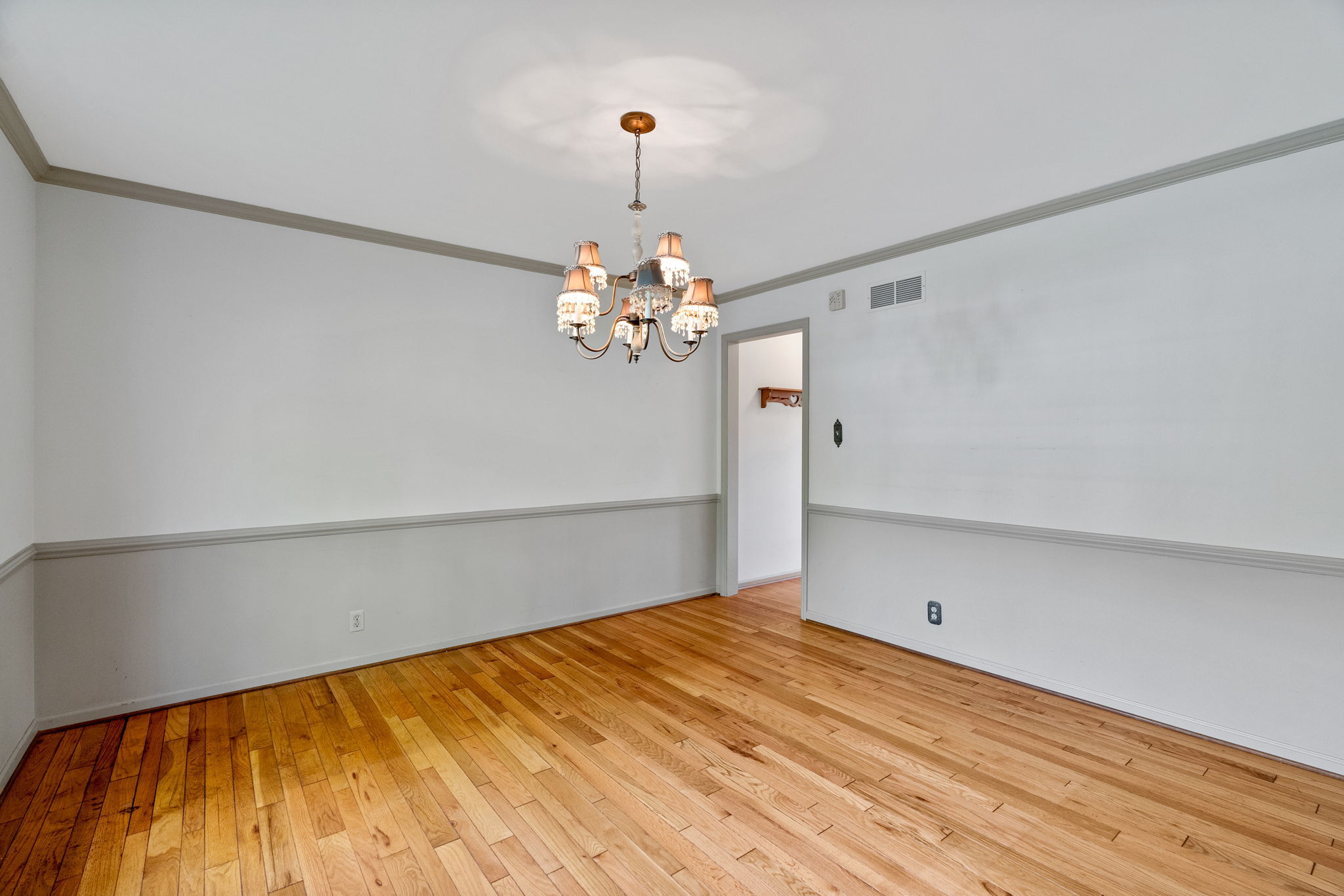 9040 Wickham Road Indianapolis, IN 46260 - Photo 9 of 47 Gallery Image 9