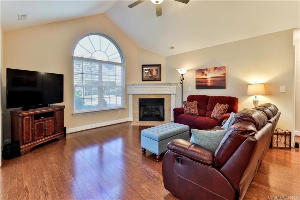 5215 Prosperity Ridge Road Charlotte, NC 28269 - Photo 4 of 23 Gallery Image 4