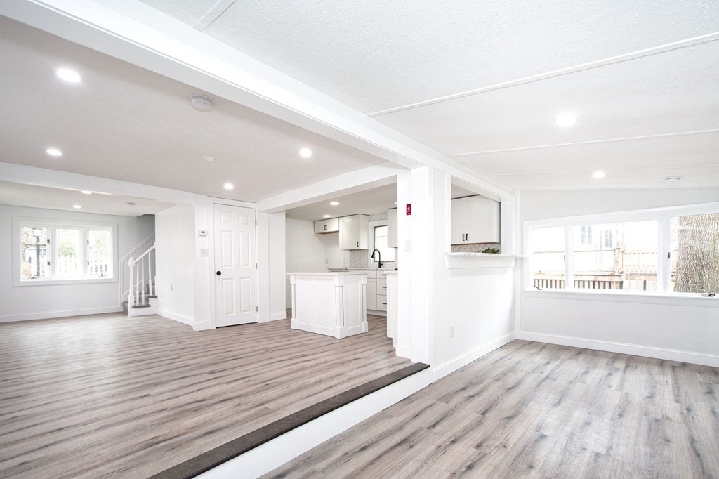 27 South Shore Road Holbrook, MA 02343 - Photo 14 of 37